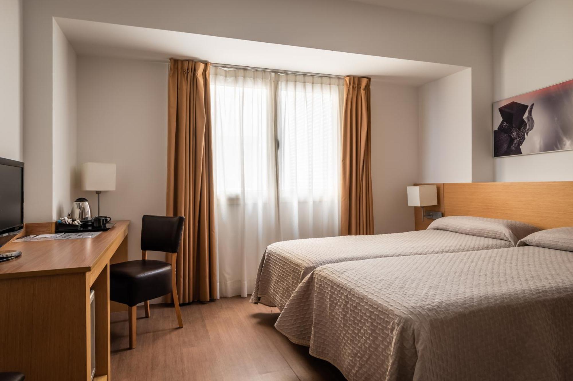 Hotel Sagrada Familia — Photos 1